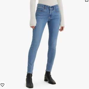 Levi’s light blue wash jeans.